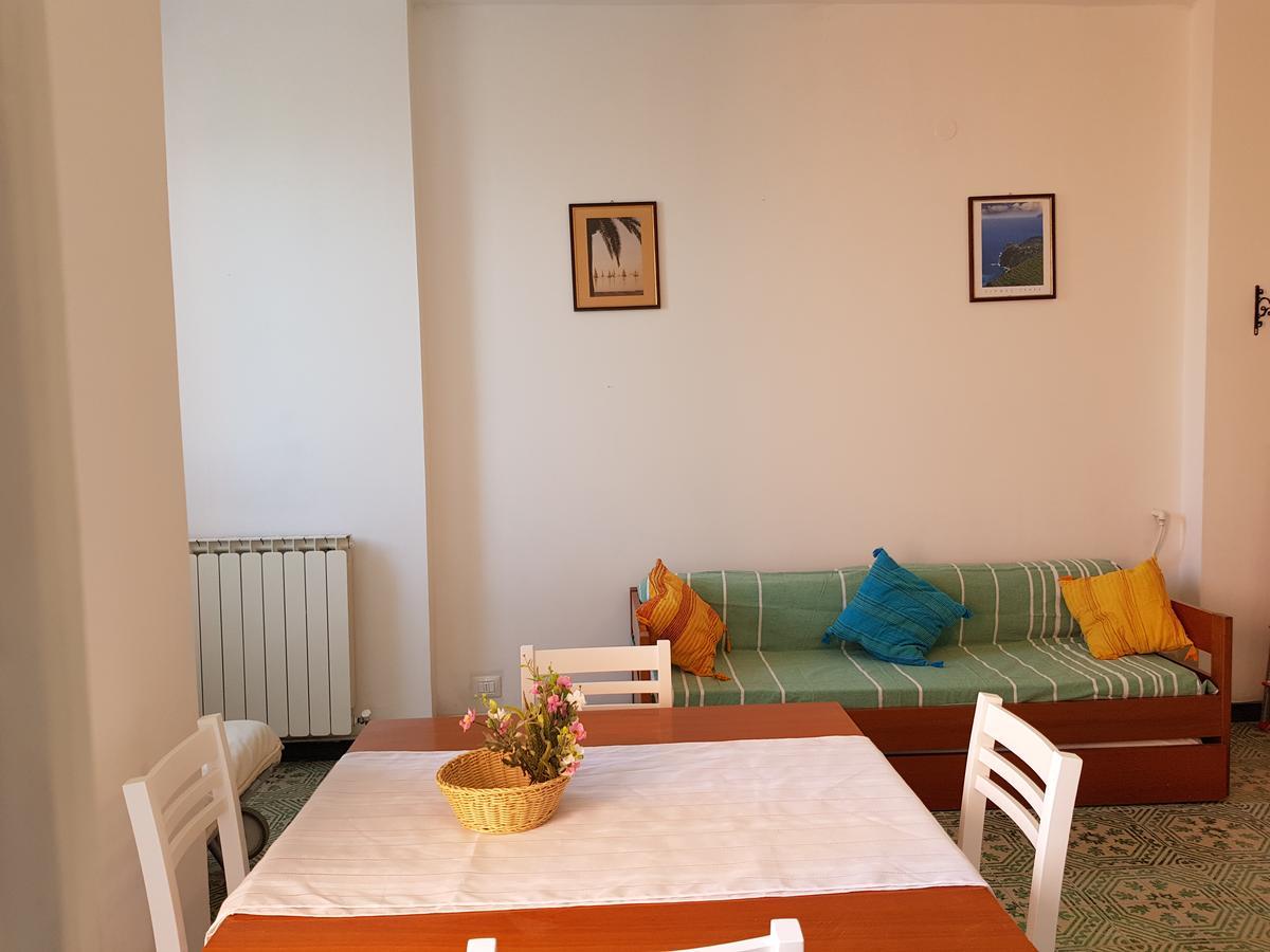 Lorenzo'S Charming Flat Monterosso al Mare Exteriör bild